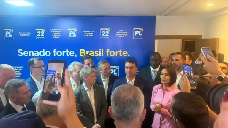 michelle-faz-as-pazes-com-flavio-e-fala-em-“libertar-bolsonaro”