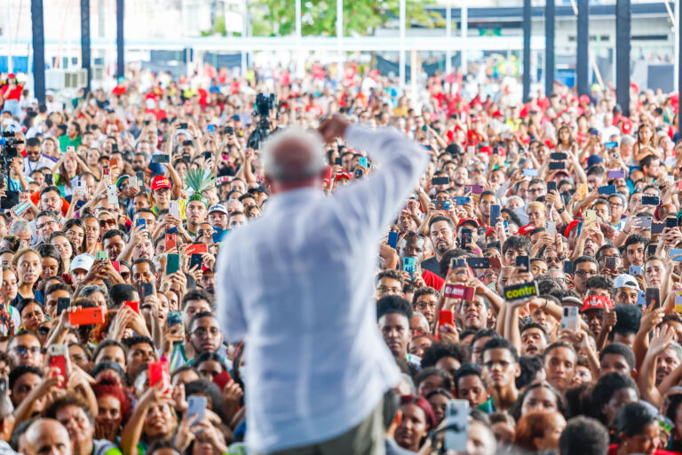 o-manifesto-pro-lula-de-servidores-de-institutos-e-universidades.-por-moises-mendes