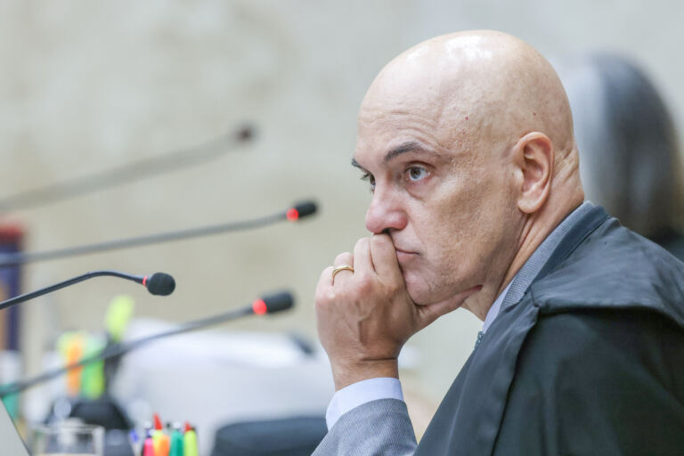 moraes-usa-repasse-de-r$-100-mil-feito-por-advogado-a-jornalista-para-autorizar-operacao