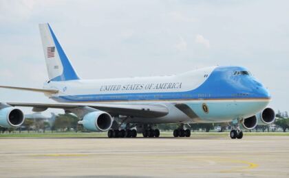 jornalistas-denunciam-trump-por-usar-air-force-one-como-isca-contra-ameaca-do-ira