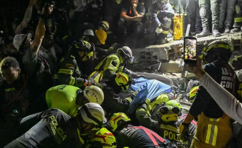 mulher-e-resgatada-apos-35-horas-sob-escombros-de-terremoto-na-colombia;