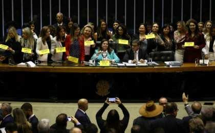 mulheres-tem-mais-dificuldade-em-parmenecer-nos-cargos-politicos,-mostra-estudo