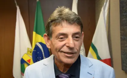 mais-de-r$-100-mil:-o-supersalario-do-juiz-flagrado-fumando-e-bebendo-em-sessao