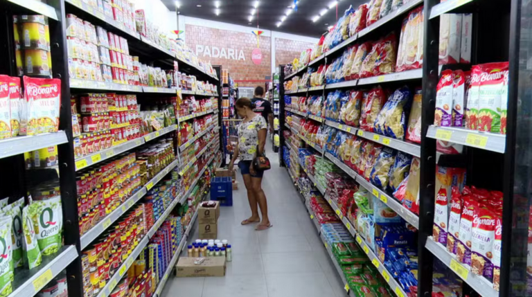 cesta-basica-fica-mais-barata-em-26-capitais,-mas-ainda-pesa-no-bolso-de-quem-ganha-salario-minimo