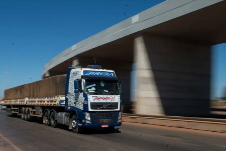 volume-de-servicos-no-brasil-fica-estavel-em-junho-e-segue-perto-do-recorde-historico