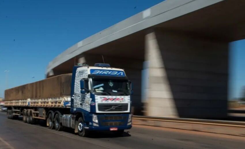 volume-de-servicos-no-brasil-fica-estavel-em-junho-e-segue-perto-do-recorde-historico