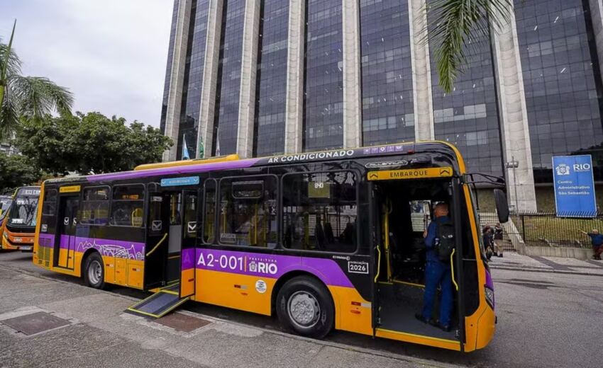 rio-comeca-a-receber-onibus-que-‘ajoelham’-para-facilitar-embarque