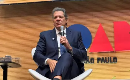 haddad-denuncia-abordagem-da-pm-com-fuzis-na-porta-de-casa
