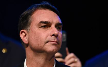 senado-e-alerj-corrigirao-informacao-sobre-pos-de-flavio-bolsonaro