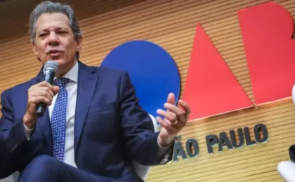 sakamoto:-pm-deve-explicar-se-intimidacao-a-haddad-foi-violencia-policial-ou-politica