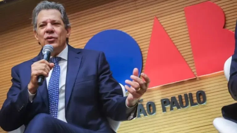 sakamoto:-pm-deve-explicar-se-intimidacao-a-haddad-foi-violencia-policial-ou-politica