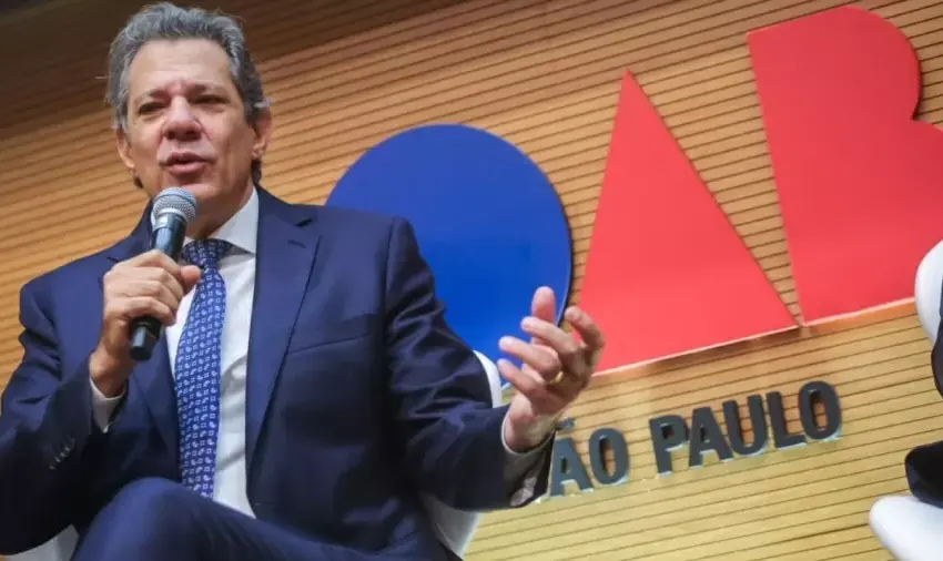 sakamoto:-pm-deve-explicar-se-intimidacao-a-haddad-foi-violencia-policial-ou-politica