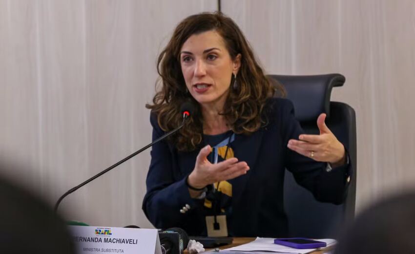 ministra-do-desenvolvimento-agrario-entrega-areas-ao-mst-para-criacao-de-novos-assentamentos-em-campos