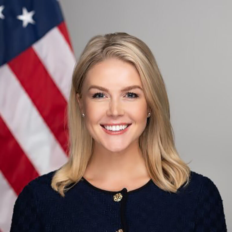 trump-confirma-saida-da-porta-voz-da-casa-branca,-karoline-leavitt