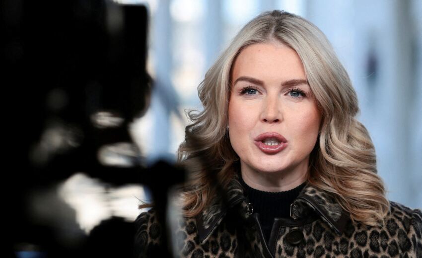 trump-anuncia-saida-de-karoline-leavitt-do-cargo-de-porta-voz-da-casa-branca
