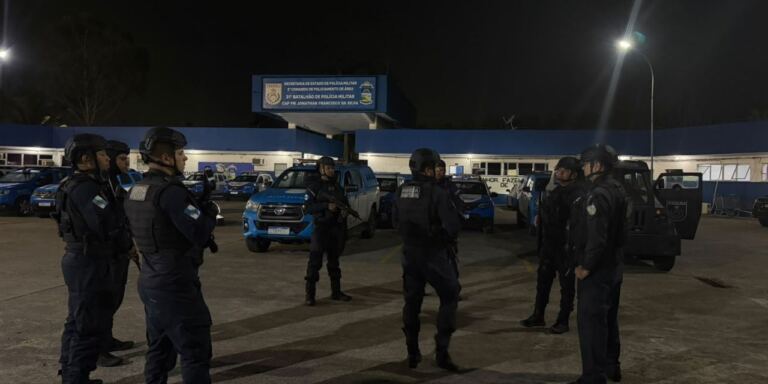 acao-da-pm-em-27-comunidades-contra-avanco-do-cv-tem-barricadas-em-chamas
