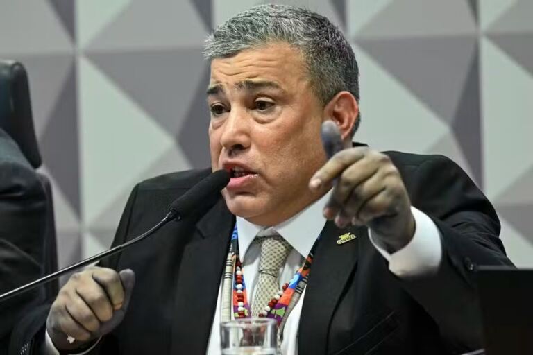 foragido,-suspeito-de-liderar-esquema-do-inss-se-entrega-a-pf