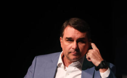 tse-nega-hacker-em-filiacao-de-flavio-bolsonaro-ao-missao