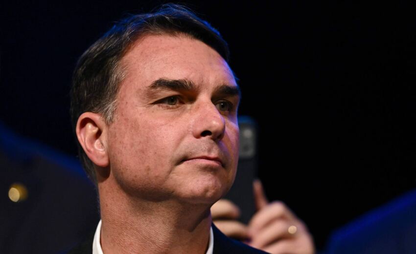 flavio-bolsonaro-propoe-limitar-decisoes-individuais-do-stf-e-acabar-com-foro-de-parlamentares