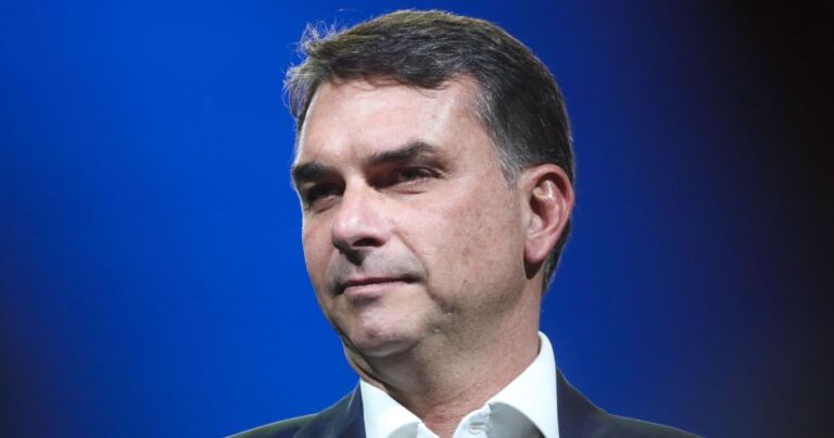 filiacao-de-flavio-bolsonaro-ao-missao-foi-feita-por-dirigente-do-partido,-diz-autoridade