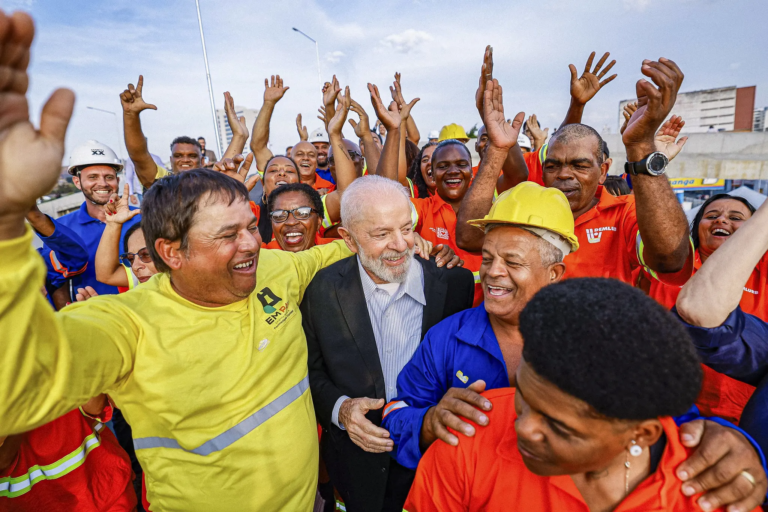 governo-lula-eleva-previsao-do-salario-minimo-para-r$-1.741-em-2027