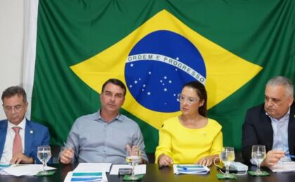 flavio-bolsonaro-quer-liberar-cnh-a-partir-dos-16-anos