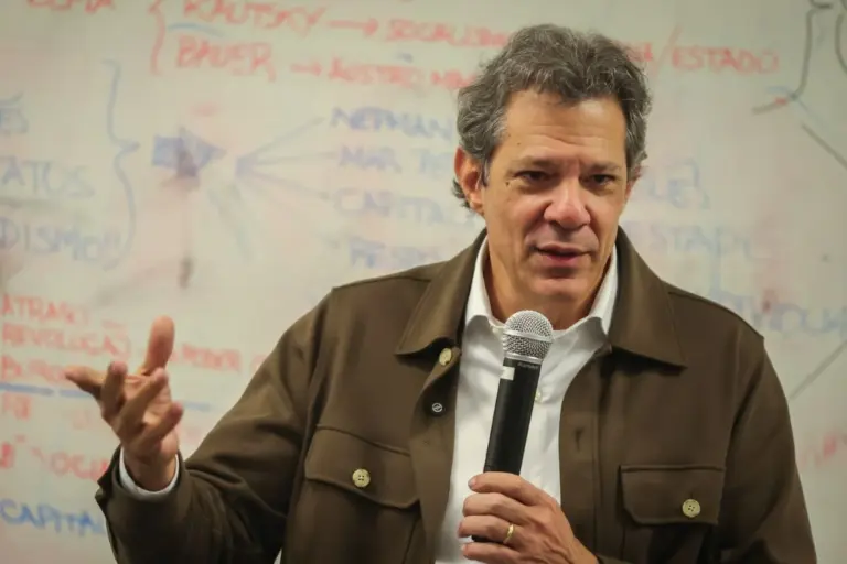 motorista-de-haddad-relatou-por-whatsapp-medo-apos-ser-perseguido-por-pms