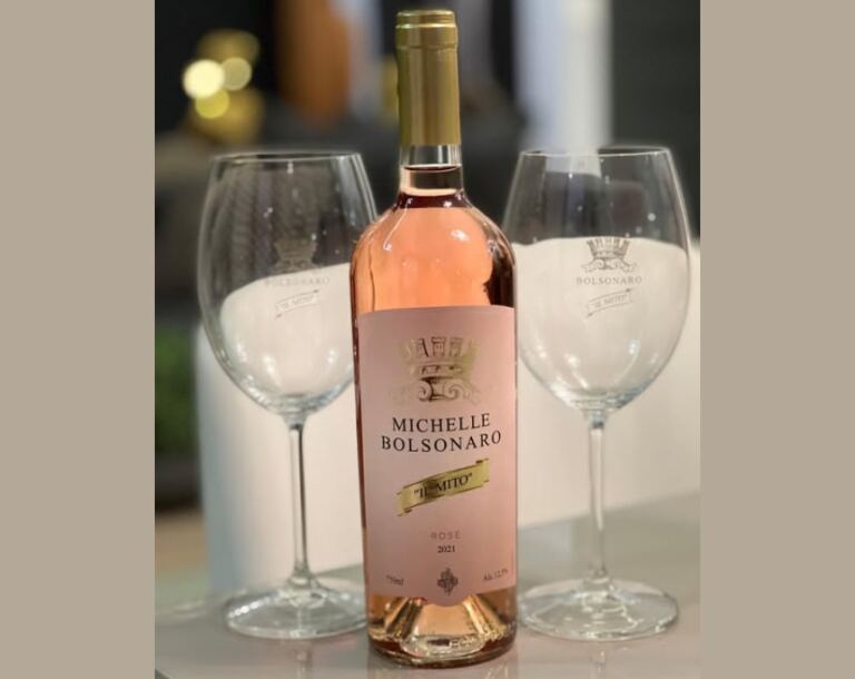 eduardo-vendia-“vinho-michelle-bolsonaro”-enquanto-ela-alegava-querer-distancia-do-alcool