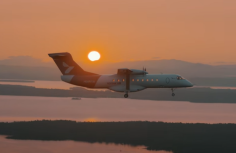 aviao-eletrico-faz-voo-historico-nos-eua-e-gasta-apenas-us$-5;