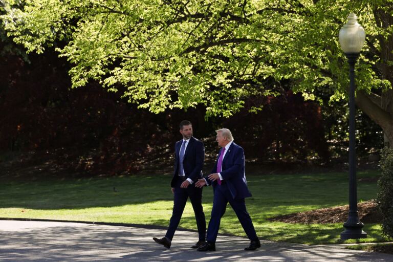 governo-trump-da-aval-preliminar-para-empresa-dos-filhos-operar-como-banco-nos-eua