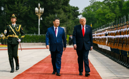 trump-pressiona-35-paises-a-escolher-entre-eua-e-china-na-corrida-pela-ia